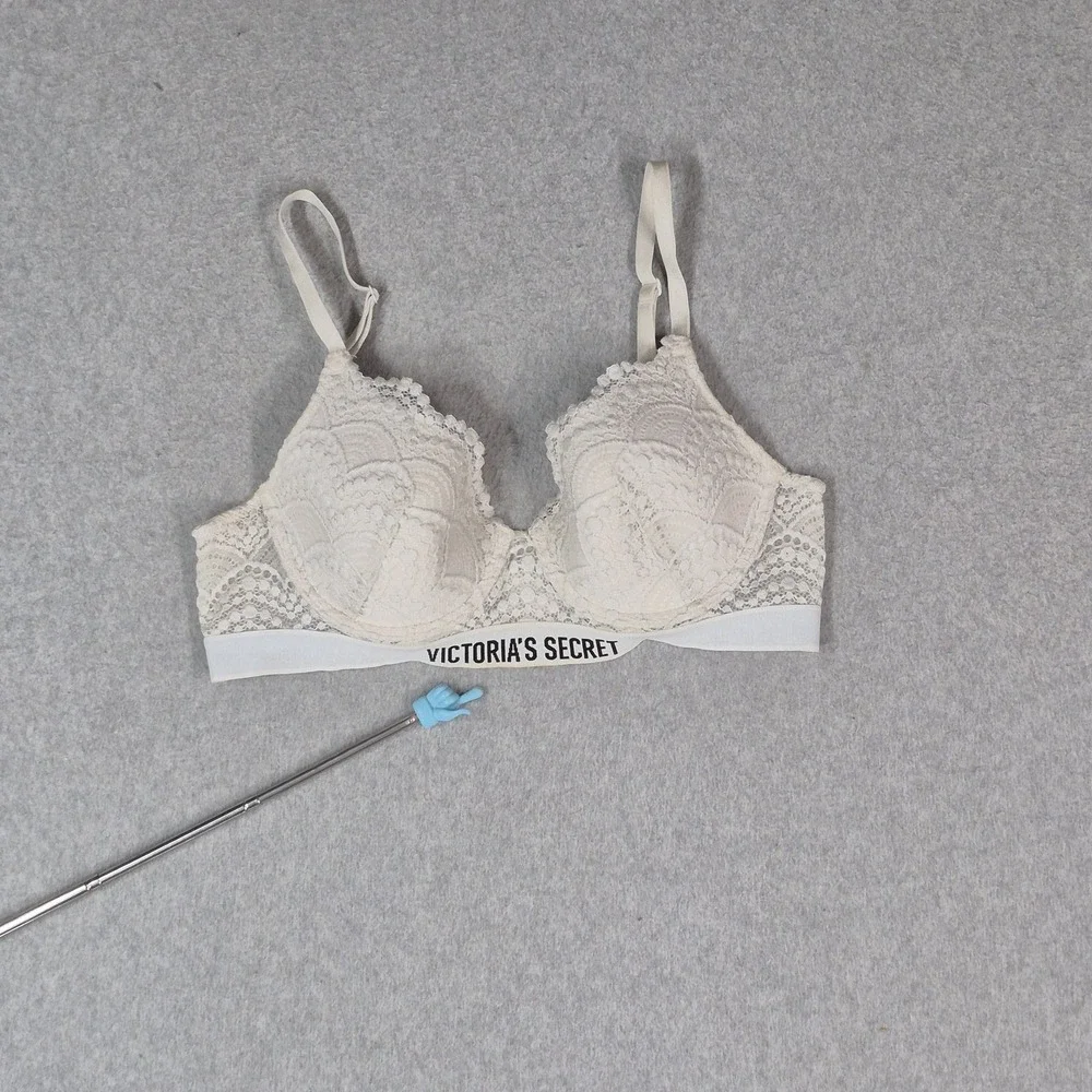 Victoria's Secret Women Bra 34B White Lightly Lined Underwired Lace Logo READ